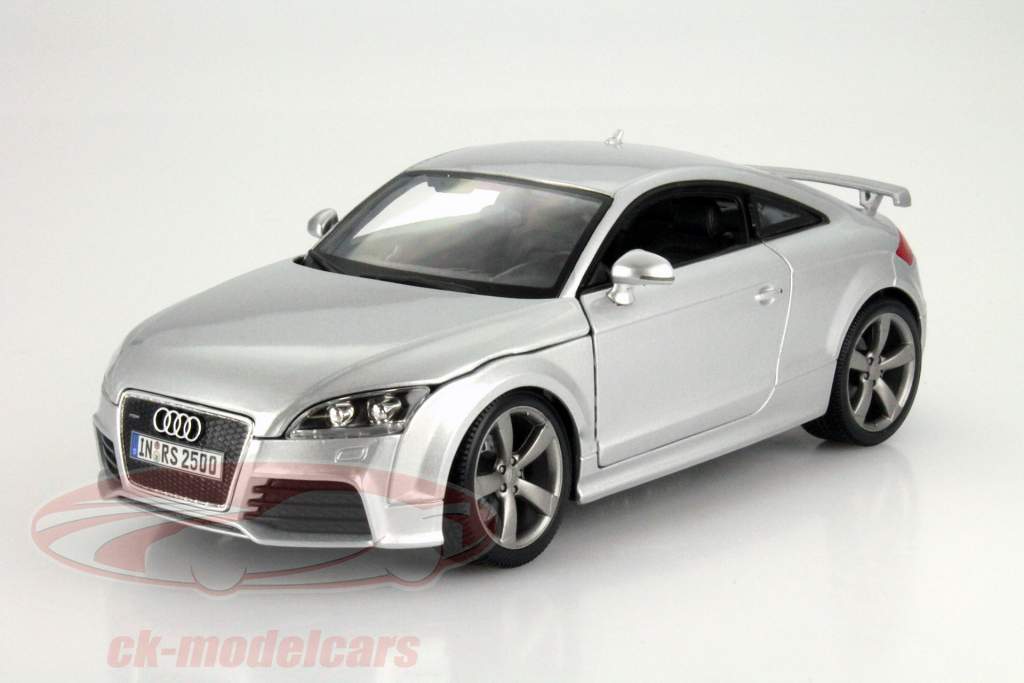 アウディ TT RS 銀 1:18 完成モデル