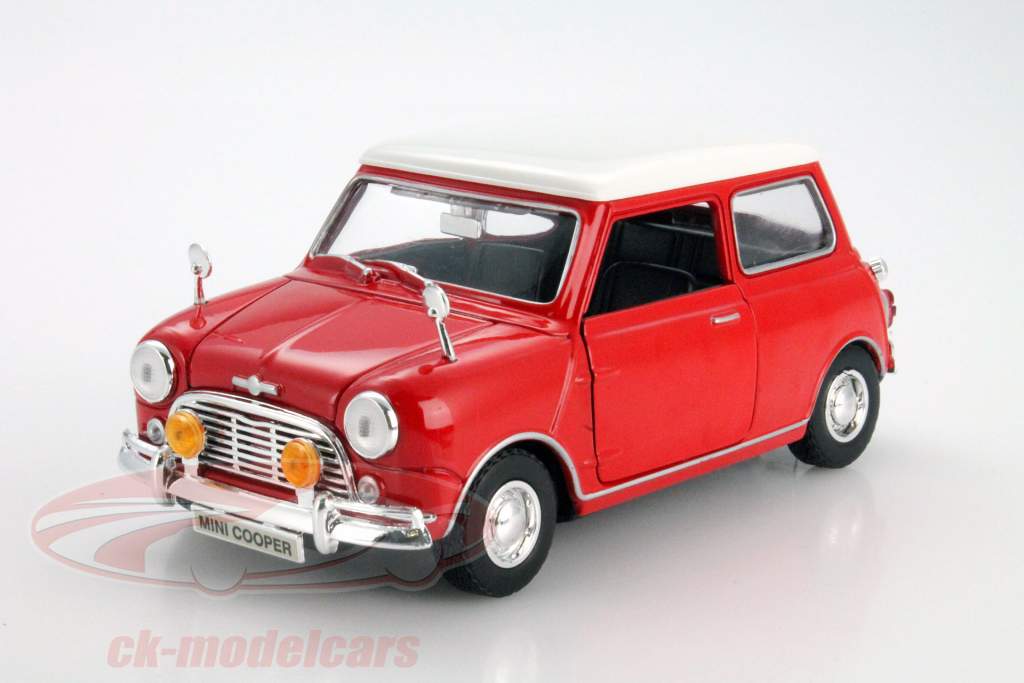 Old Мини Cooper красный / белый 1:18 MotorMax