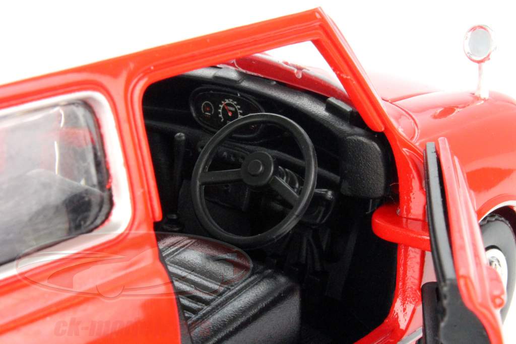 Old Мини Cooper красный / белый 1:18 MotorMax
