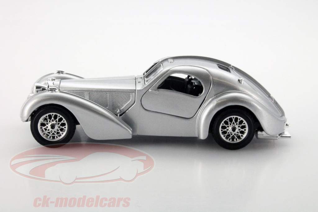 Bugatti Atlantic Year 1936 silver 1:24 Bburago