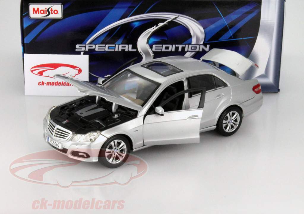 Mercedes-Benz E-Class Year 2009 silver 1:18 Maisto