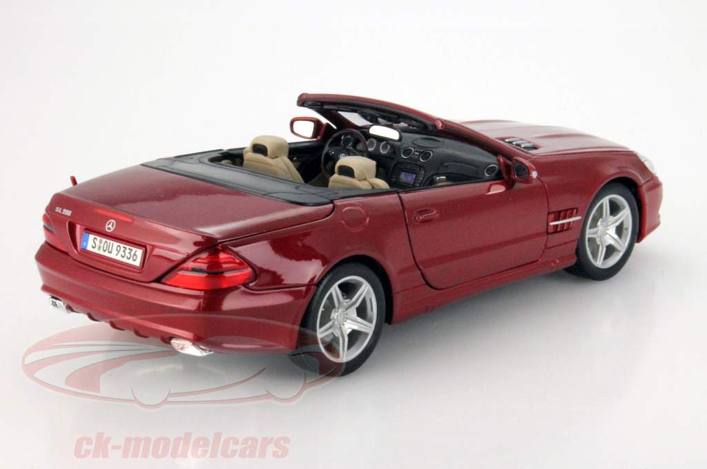 Maisto 1:18 Mercedes-Benz SL550 Year 2010 red 31169R model