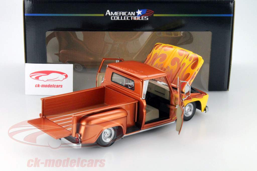 Chevrolet Корвет C-10 Stepside Пикап Lowrider 1965 оранжевый металлический 1:18 SunStar