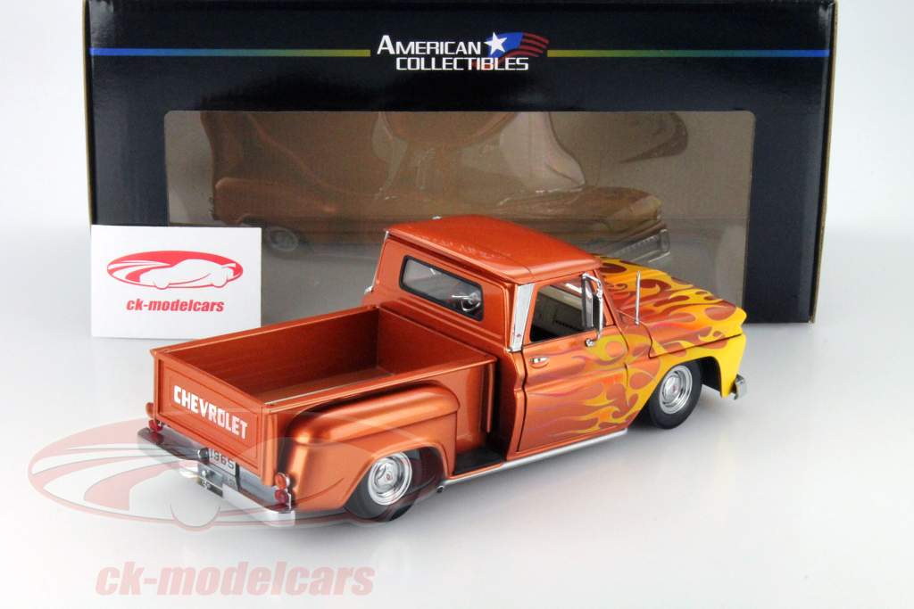 Chevrolet Корвет C-10 Stepside Пикап Lowrider 1965 оранжевый металлический 1:18 SunStar
