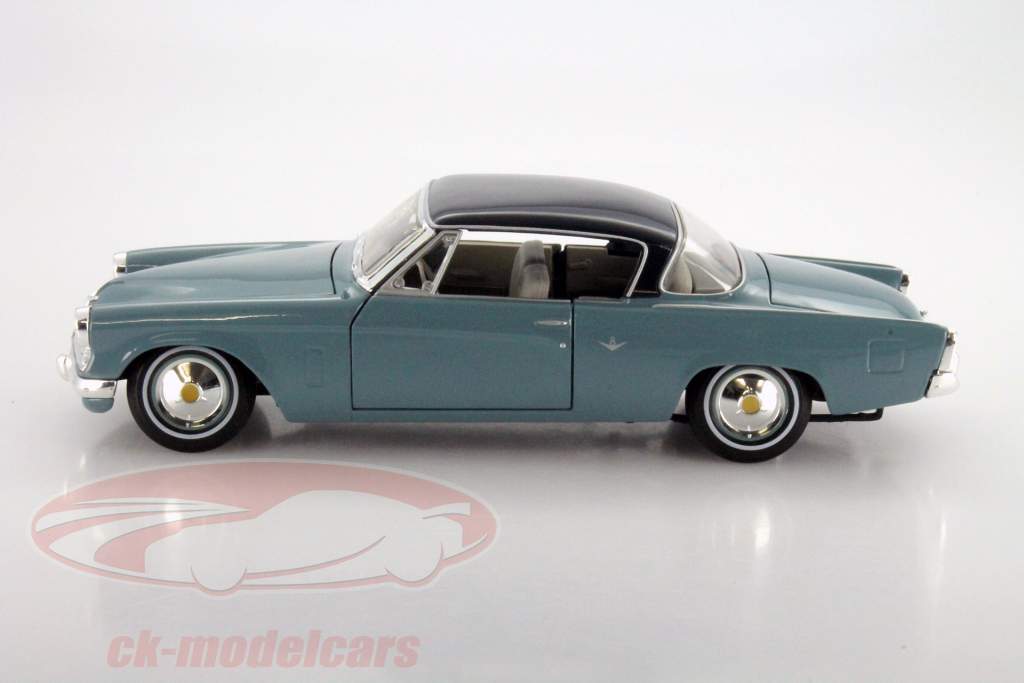 Studebaker Starliner Anno 1953 blu 1:18 Maisto