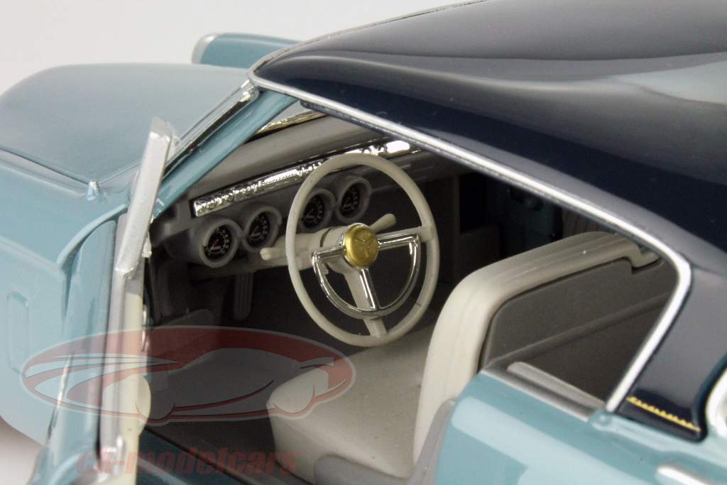 Studebaker Starliner Ano 1953 azul 1:18 Maisto