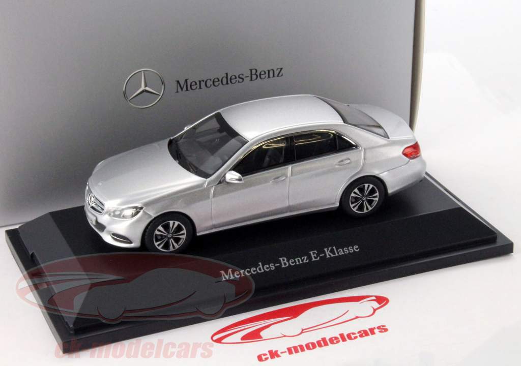 Mercedes-Benz E-Class Avantgarde ミニカー Kyosho 1:43 Mercedes-Benz E-Class W212 Avant-garde iridium