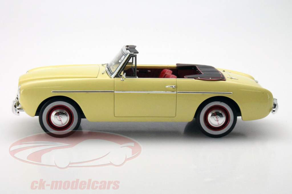 ボルボP1900は、明るい黄色の午前1時18分のBOSモデルを遊ばす