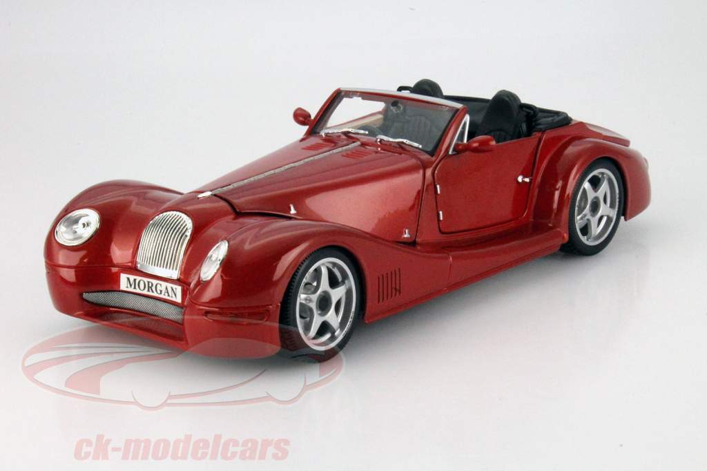 Морган Куда 8 красный 1:18 Bburago