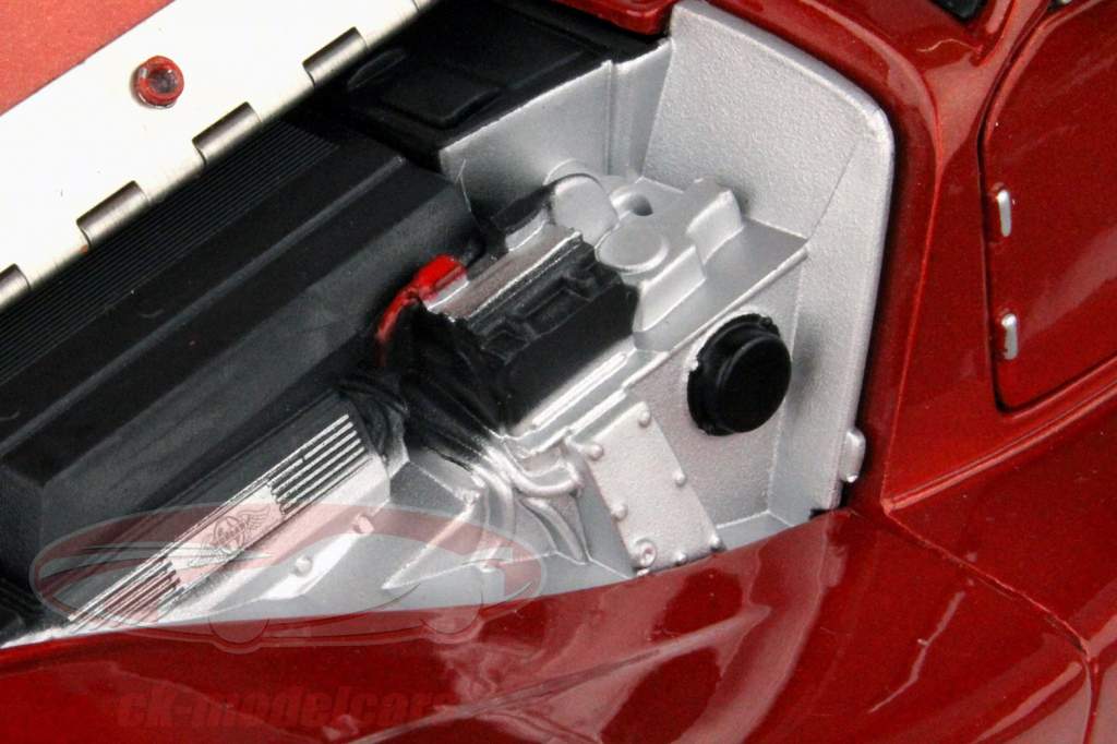 Морган Куда 8 красный 1:18 Bburago