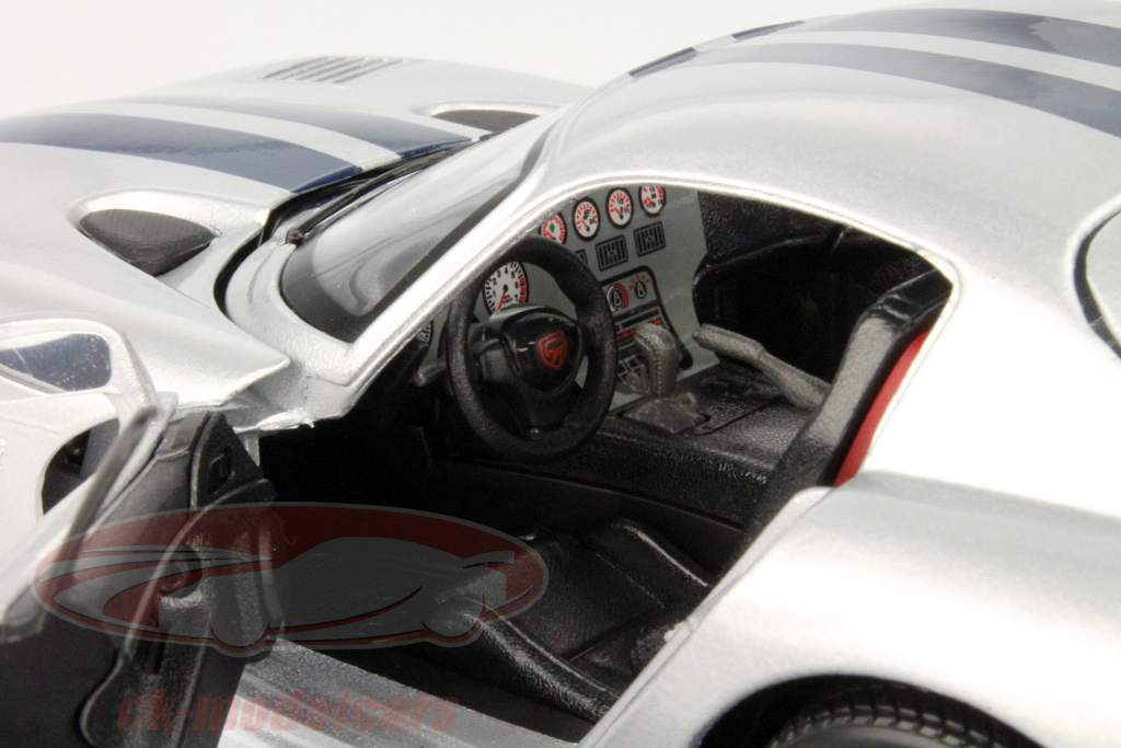 Dodge Viper GTS Coupe silver 1:18 Bburago