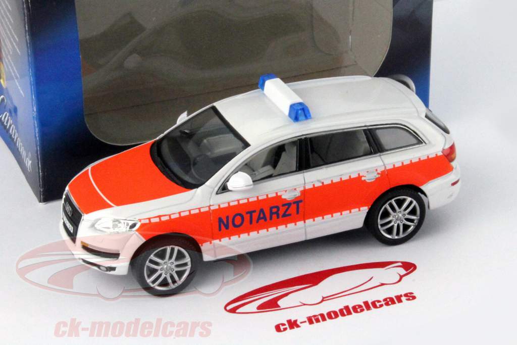 Audi Q7 Врач скорой помощи 1:43 Cararama