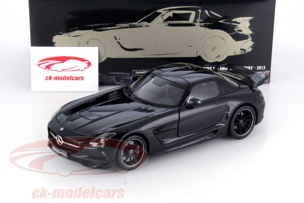 Minichamps 1:18 Mercedes-Benz SLS AMG Black Series 2013