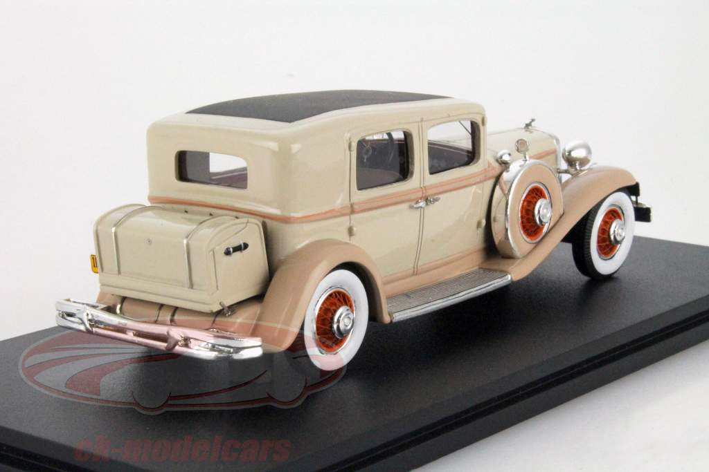 Chrysler Imperial CG Club Sedan beige 1:43 GLM
