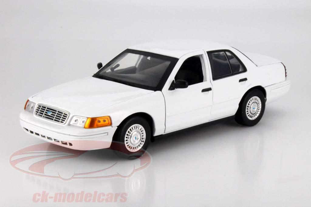 Ford Crown Victoria 平野 ボディ 警察 白 1:18 MotorMax