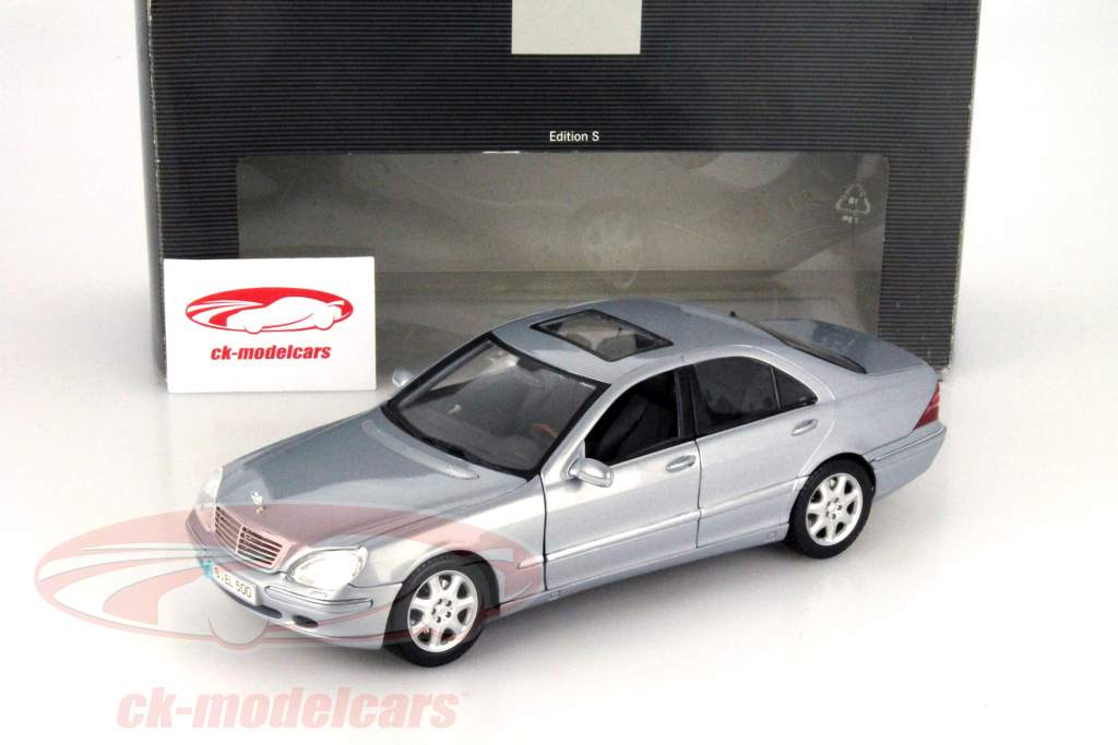 Mercedes-Benz S-Class silver 1:18 Maisto