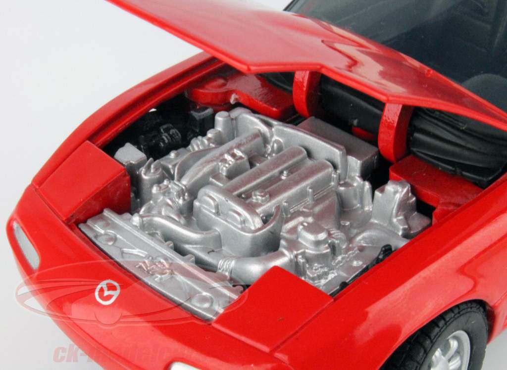 マツダ MX-5 ミアータ 赤 1:24 MotorMax