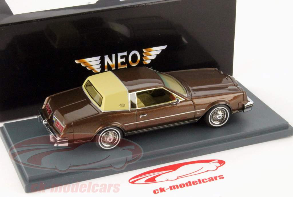 别克 里维埃拉 棕色金属 / 米色 1:43 新