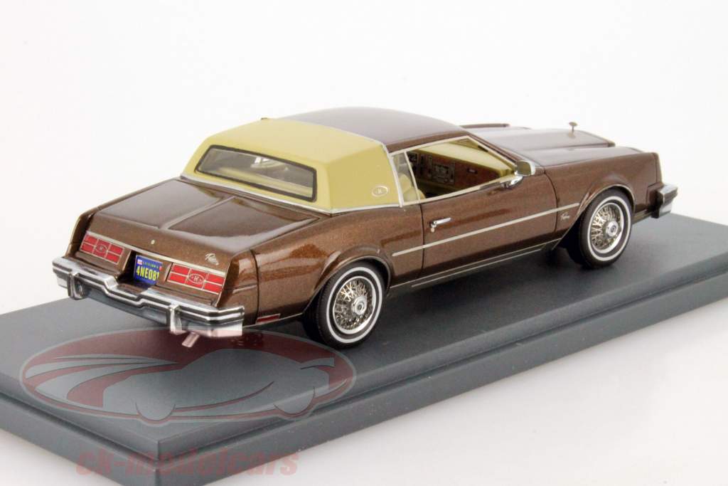 别克 里维埃拉 棕色金属 / 米色 1:43 新