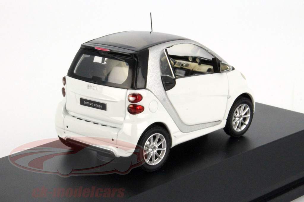 Smart fortwo Coupe cristal blanco 1:43 Chispa