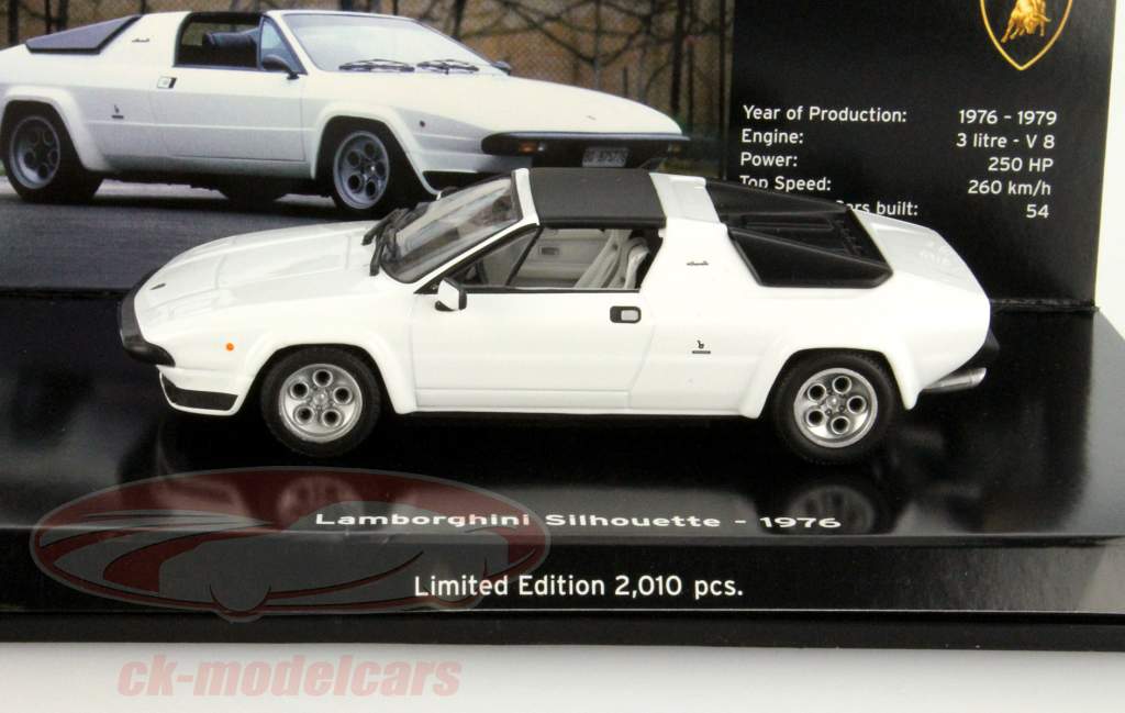 Lamborghini Silhouette Год 1976 белые 1:43 Minichamps