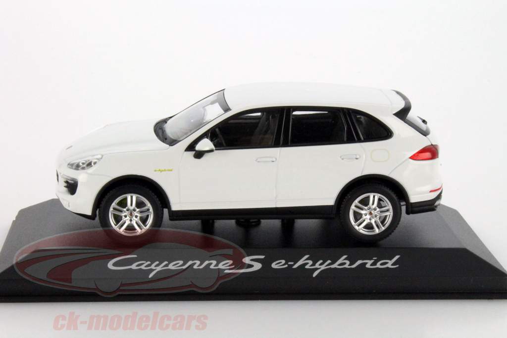 Porsche Cayenne E2 II S 電子ハイブリッド 白 1:43 Minichamps