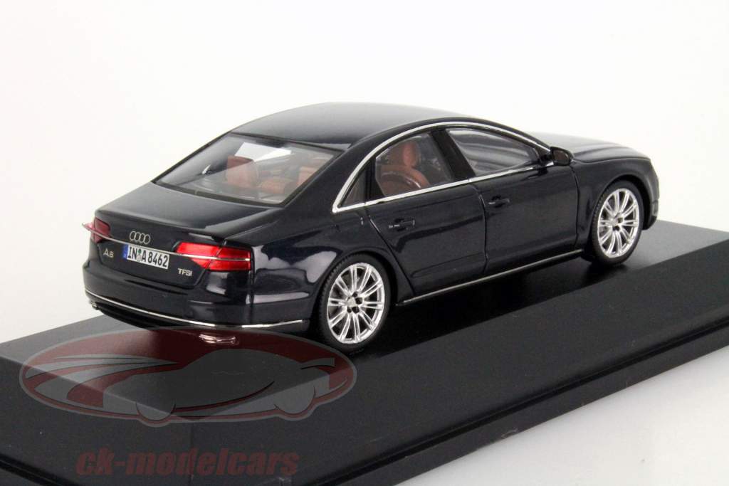 Audi A8 построен в 2014 лунном свете синей 1:43 Спарк