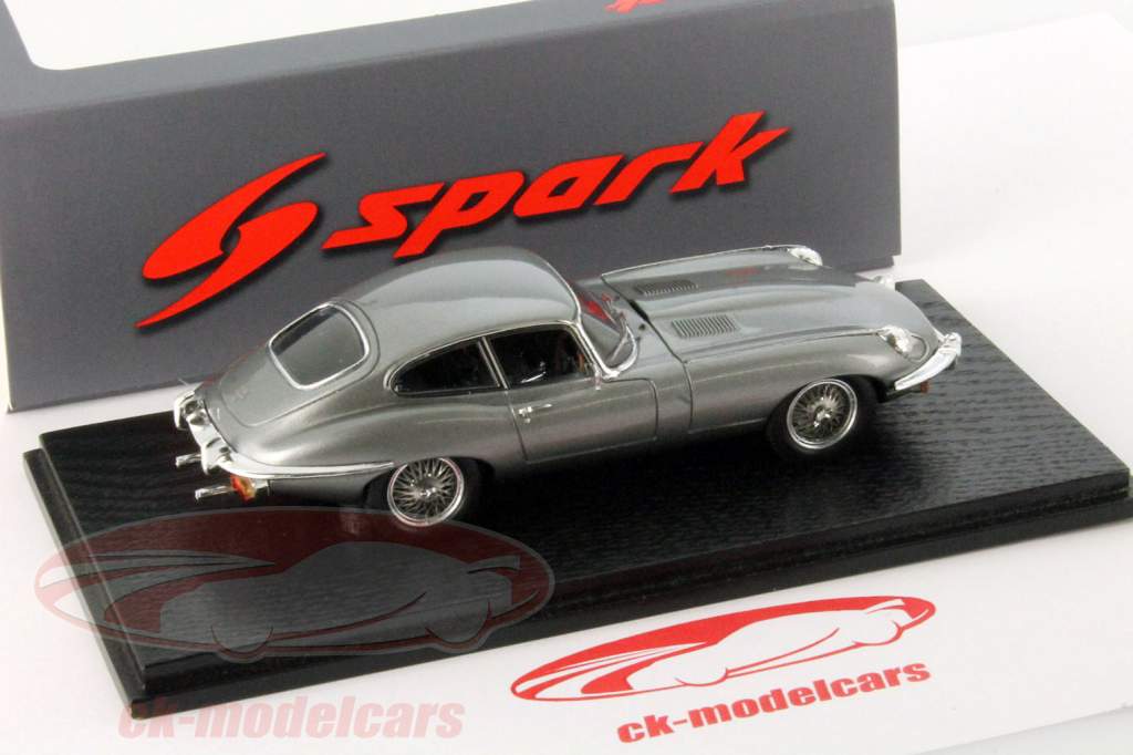 Jaguar E-Type S2 Coupe Anno 1968 argento 1:43 Spark