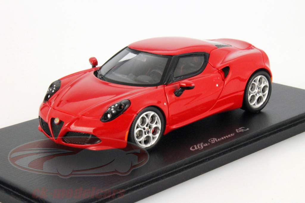 Alfa Romeo 4C 一年 2013 红 1:43 Spark