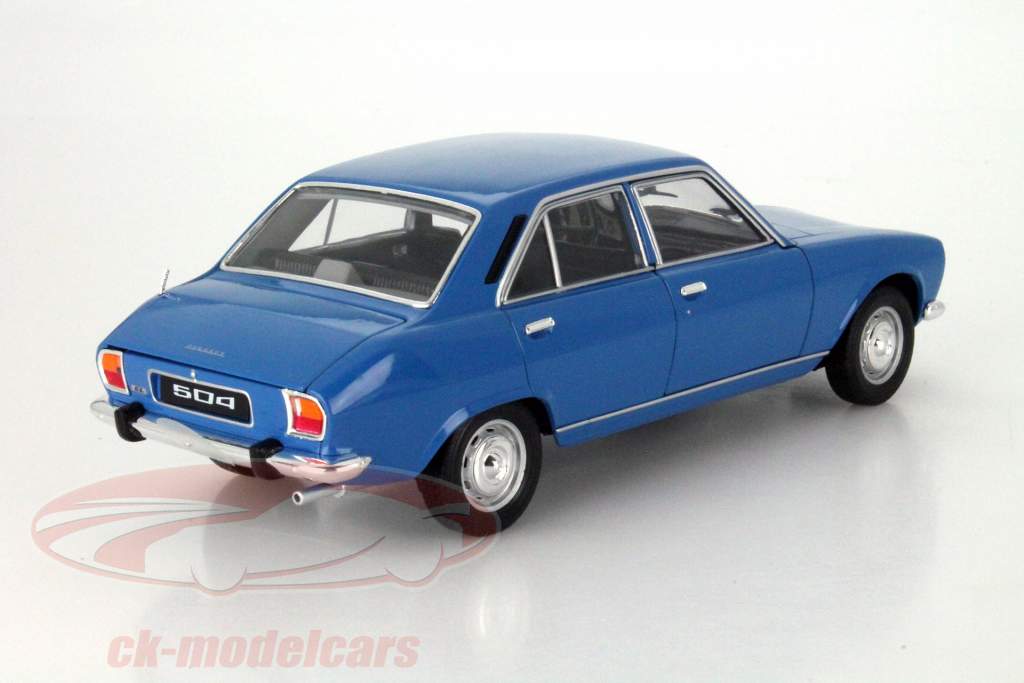 Peugeot 504 Anno 1975 azzurro 1:18 Welly