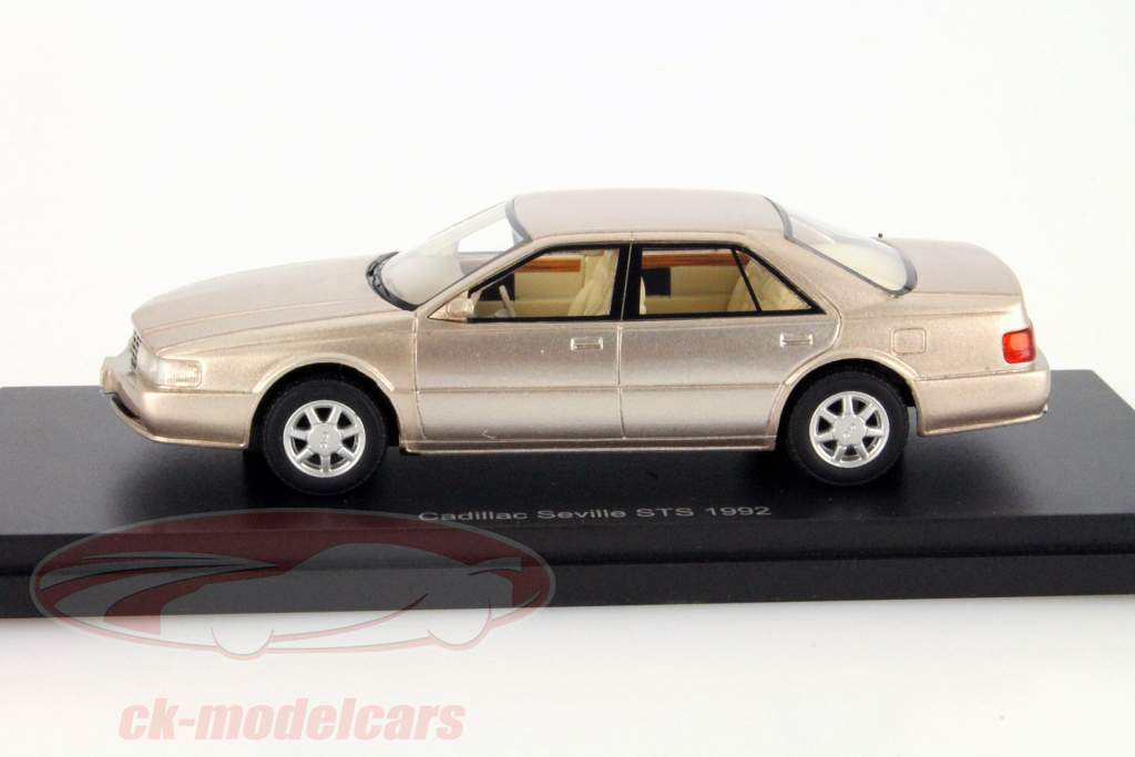 Cadillac Seville STS Ano 1992 metálico bege 1:43 BoS