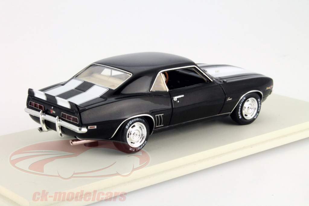 Chevrolet Camaro Z28 Road Version Baujahr 1969 schwarz / weiß 1:43 Spark