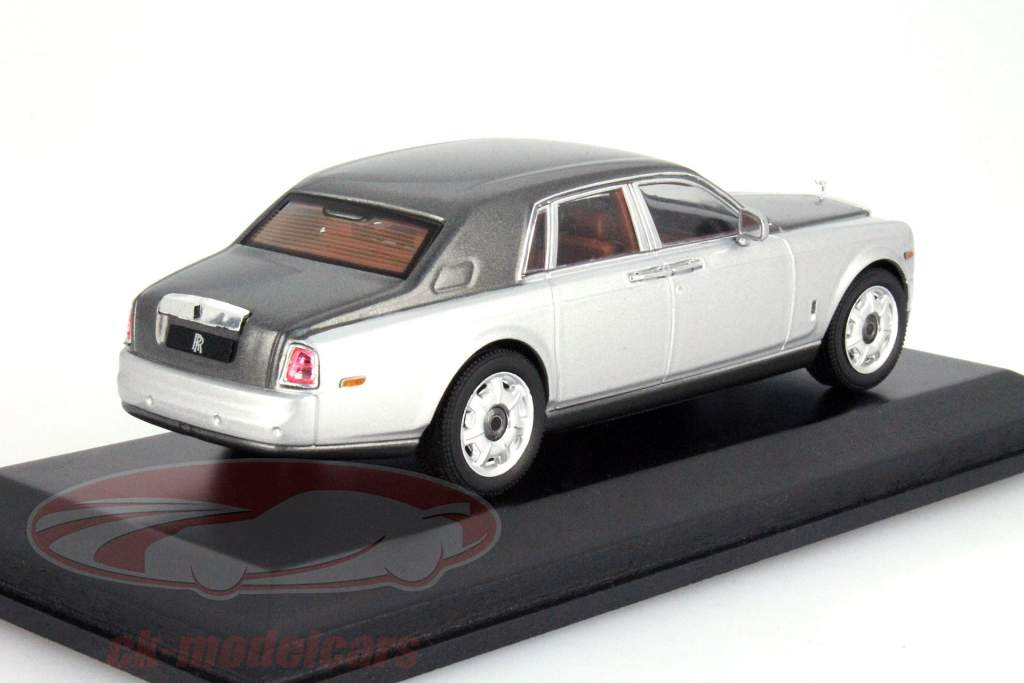 Rolls Royce Phantom argent gris métallique Année 2012 1:43 Ixo