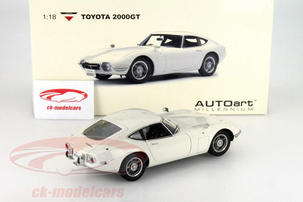 AUTOart 1:18 Toyota 2000 GT Coupe Upgraded Version white