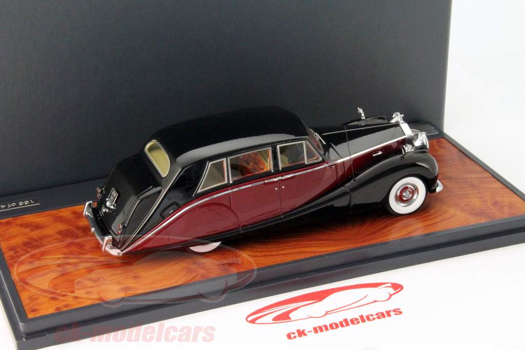 Hooper Conception #8390 Impératrice Ligne rouge / noir 1:43 Matrix