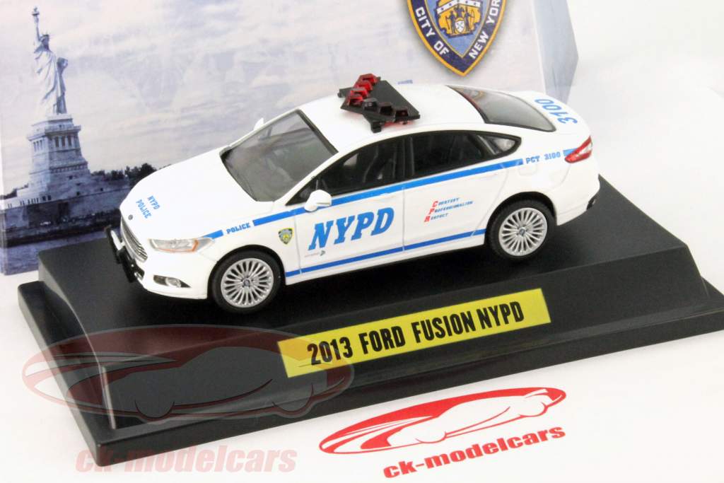 Gué Fusion NYPD Année 2013 blanc 1:43 Greenlight
