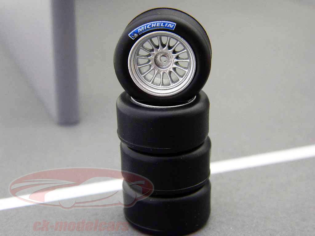 Michelin wheels sets 24h Le Mans 1:43 Spark