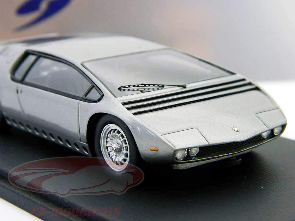 Bizzarrini Manta Année 1972 argent 1:43 Spark