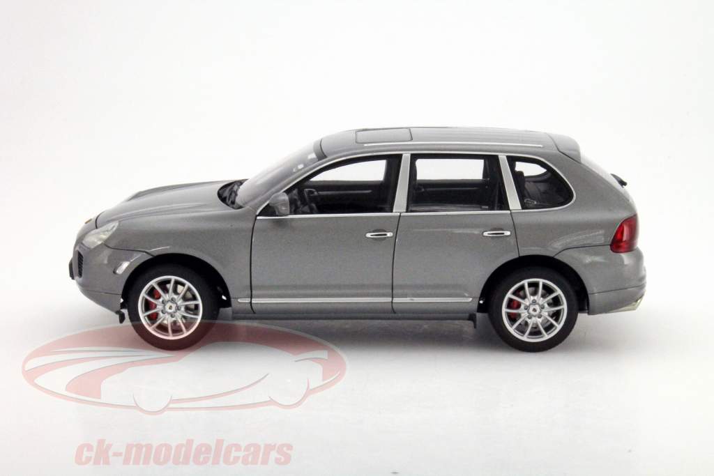 Porsche Cayenne Turbo grau metallic 1:18 AUTOart