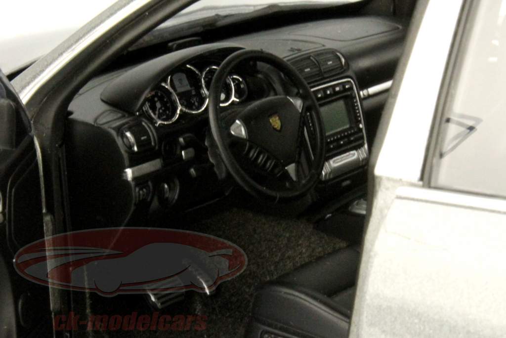 Porsche Cayenne Turbo grau metallic 1:18 AUTOart