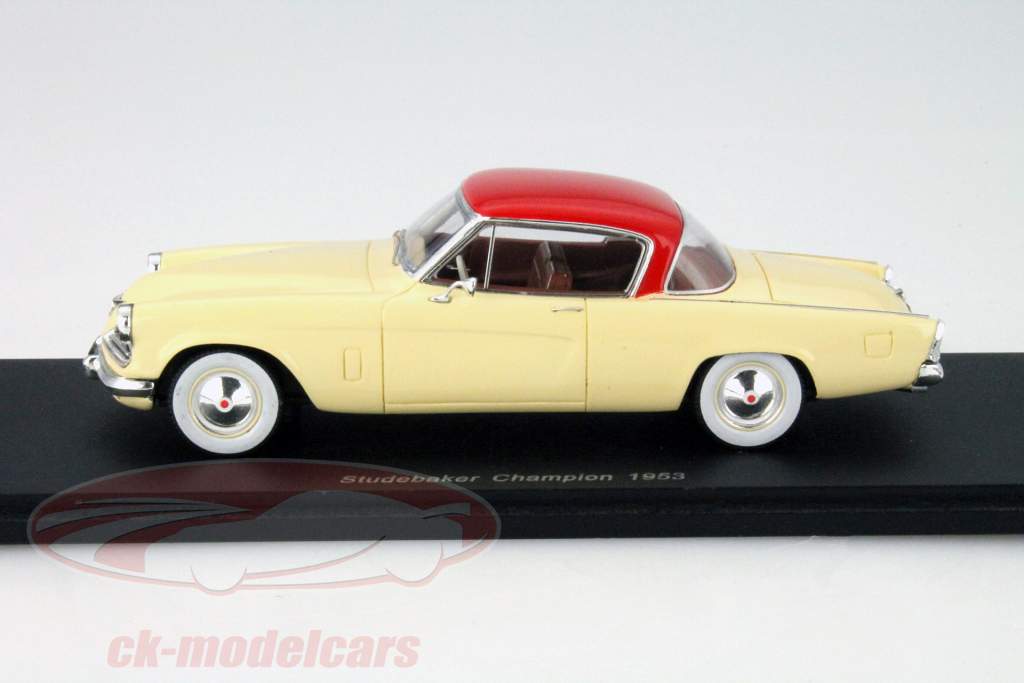 Studebaker Kampioen Jaar 1953 beige / rood 1:43 Spark