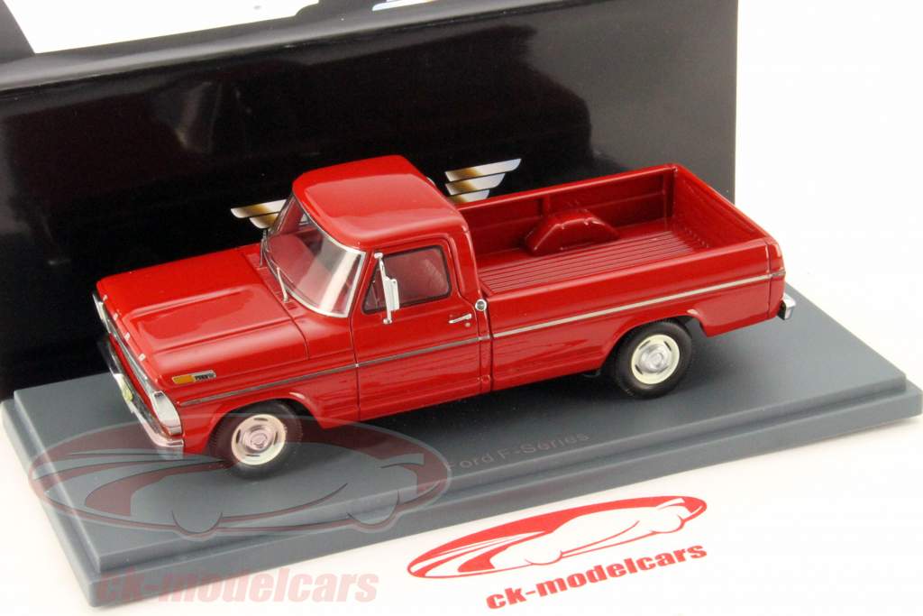 Ford F-100 紫 1:43 Neo
