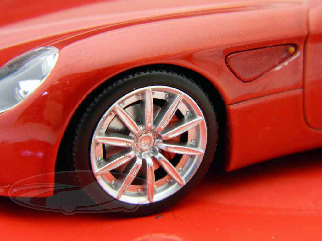 Alfa Romeo 8C Competicione 2003 1:43 Minichamps