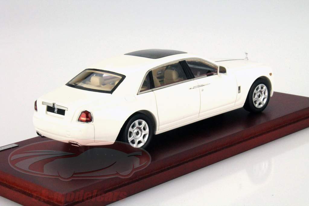 Rolls Royce Ghost EWB Год 2012 белый 1:43 TrueScale