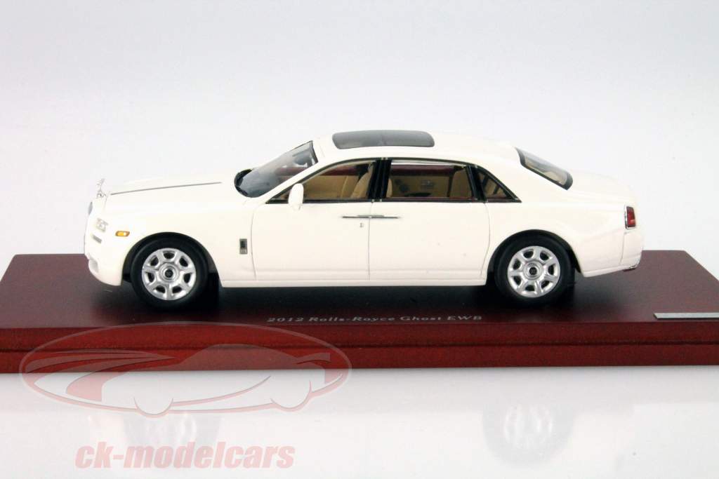 Rolls Royce Ghost EWB Год 2012 белый 1:43 TrueScale