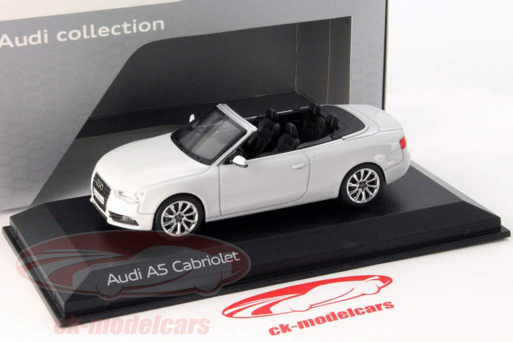 Audi A5 Cabriolet jaar 2011 gletsjer wit 1:43 Norev