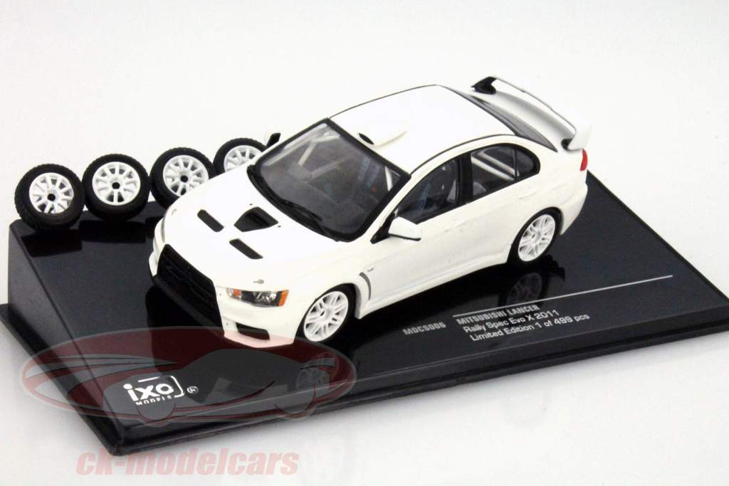 Mitsubishi Lancer Rassemblement Spec Evo X 2011 Plain Body Version blanc 1:43 Ixo