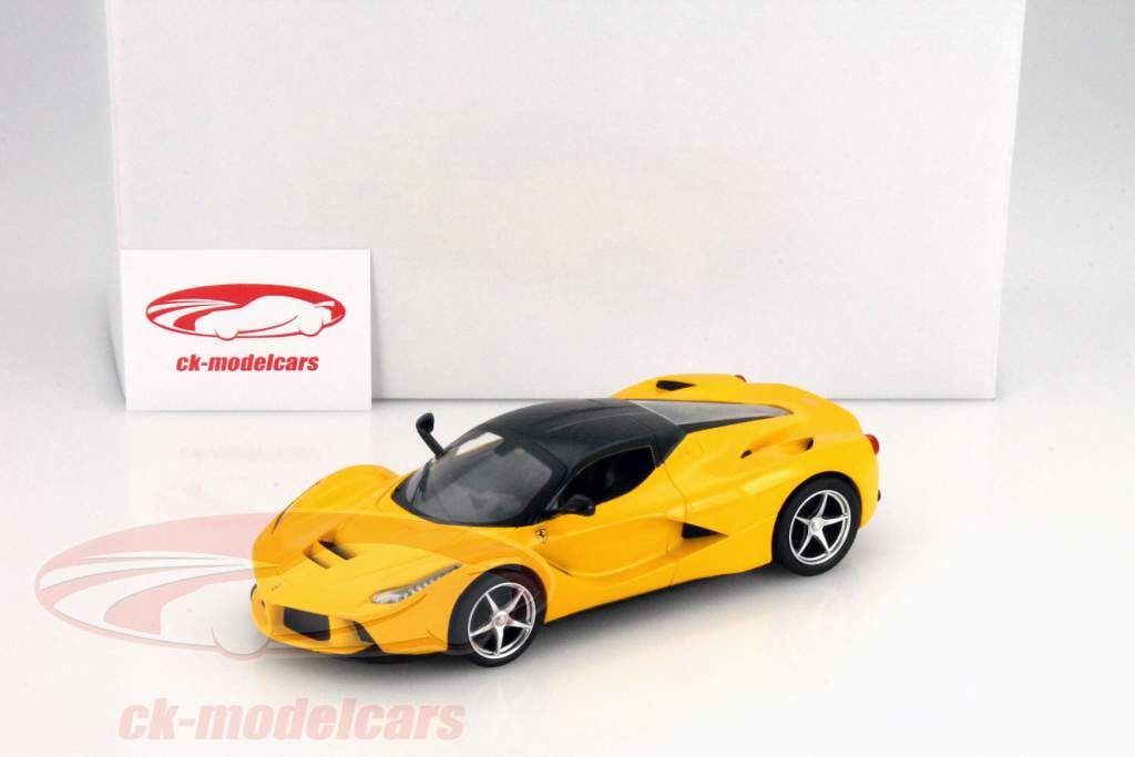 Ferrari LaFerrari año 2013 amarillo 1:24 HotWheels Foundation