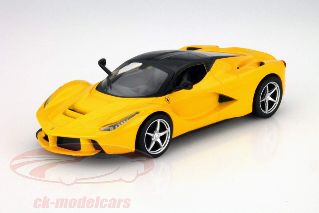 Ferrari LaFerrari год 2013 желтый 1:24 HotWheels Foundation