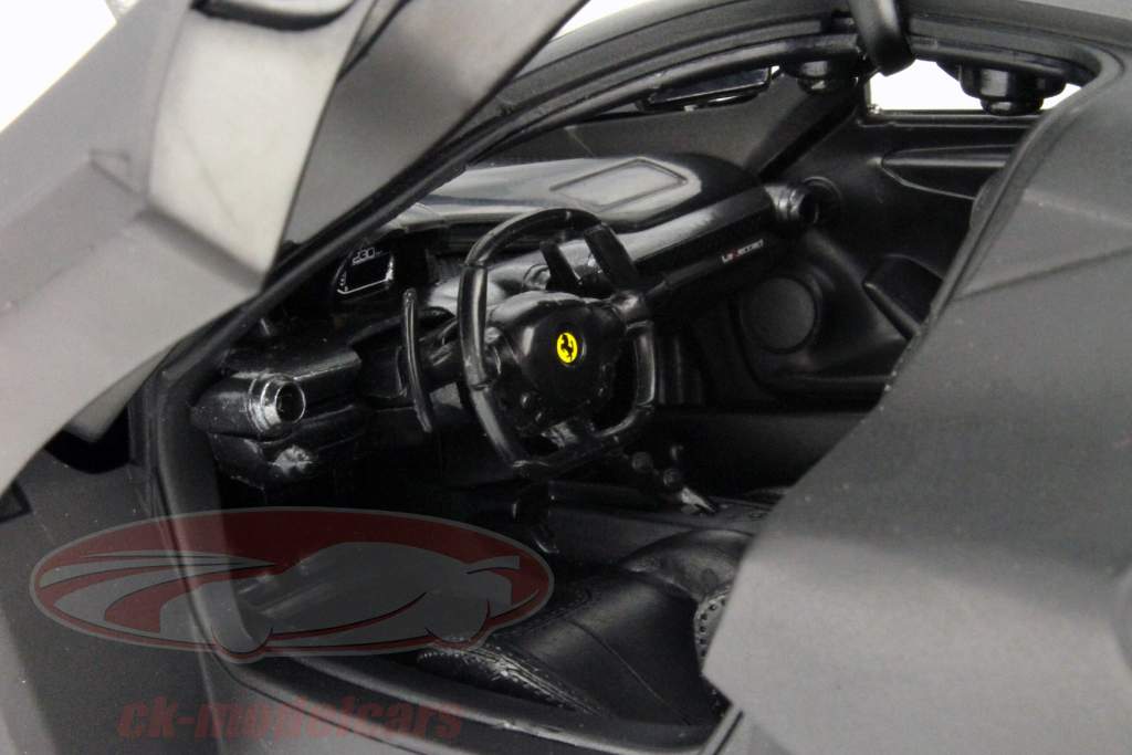 Ferrari LaFerrari 年 2013 マットブラック 1:18 HotWheels Foundation